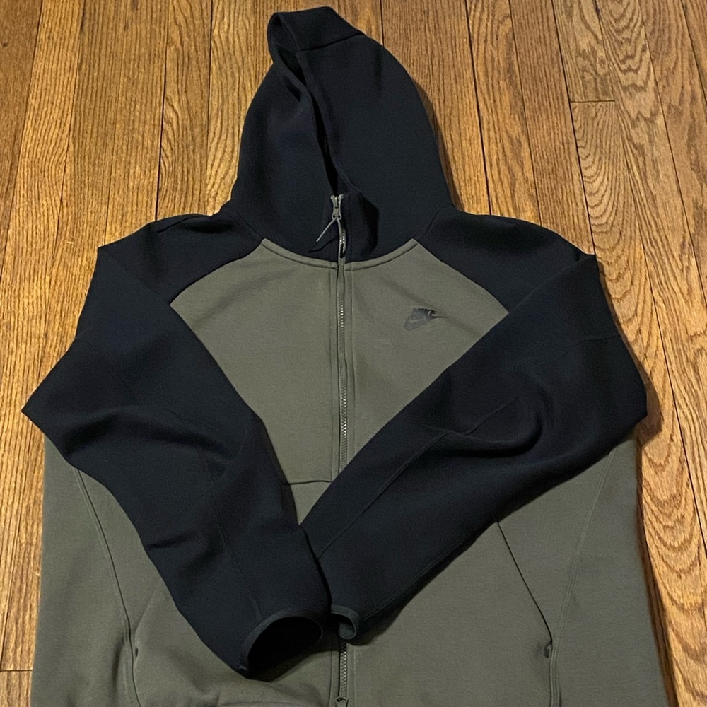 Nike Tech Hoodie